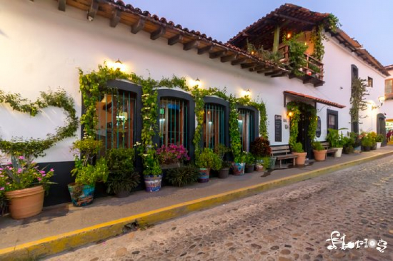 Florios, Puerto Vallarta